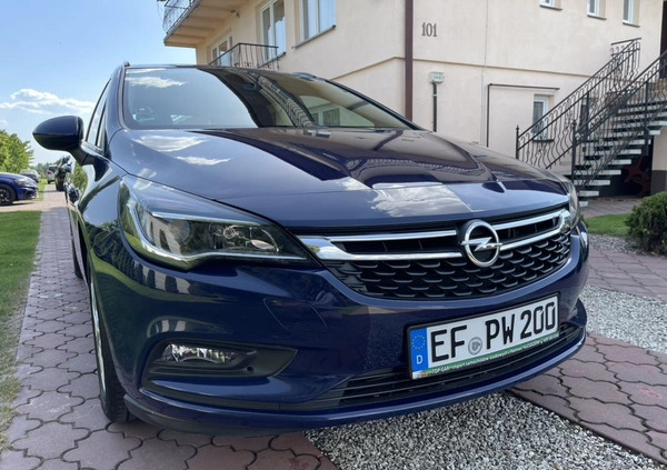 Opel Astra cena 38900 przebieg: 150000, rok produkcji 2016 z Kutno małe 106